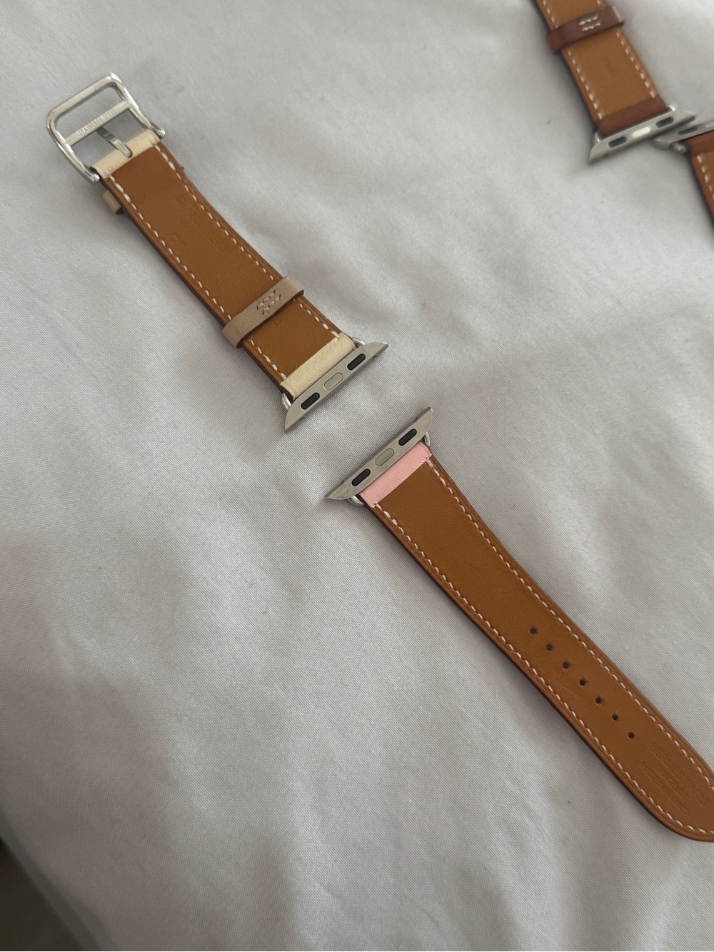 Hermes Apple Watch band pink and beige only barely used - Picture 5 of 11